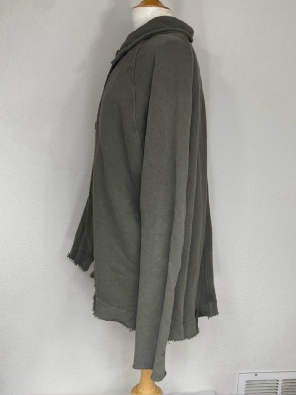 Free People Womens Olive Gray Snap Button Oversize Sweatshirt Jacket Size Large - Picture 3 of 16
